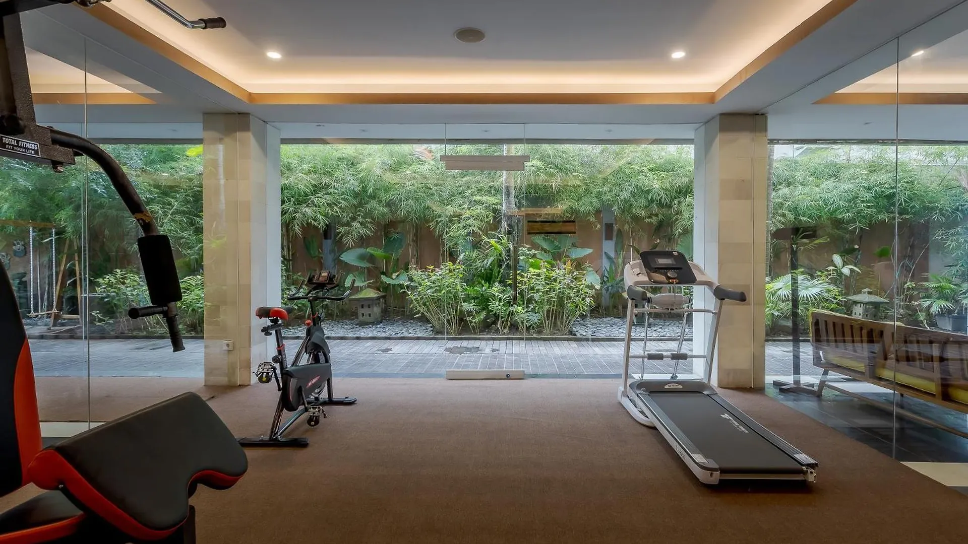 Fourteen Roses Boutique Hotel, Kuta Legian 4*,  Indonesia