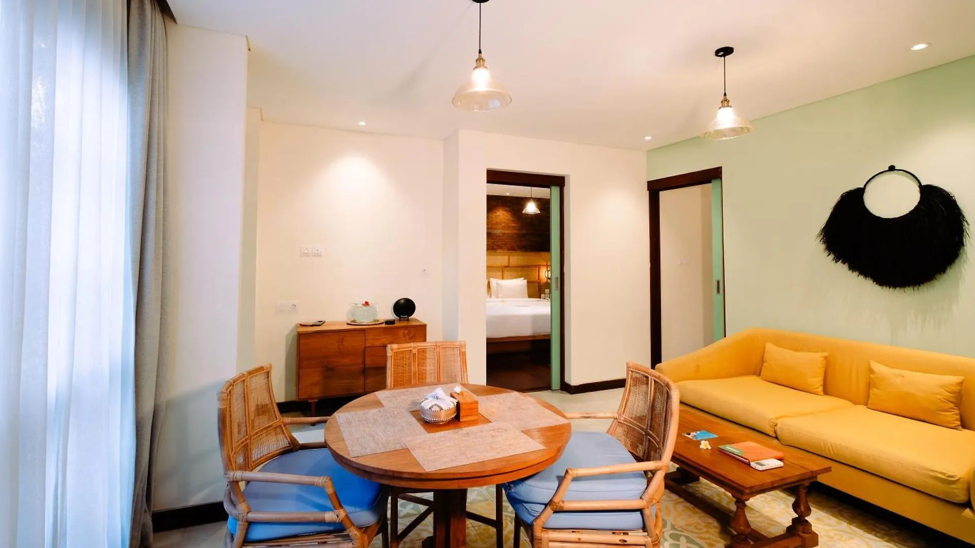 Fourteen Roses Boutique Hotel, Kuta Legian Hotel