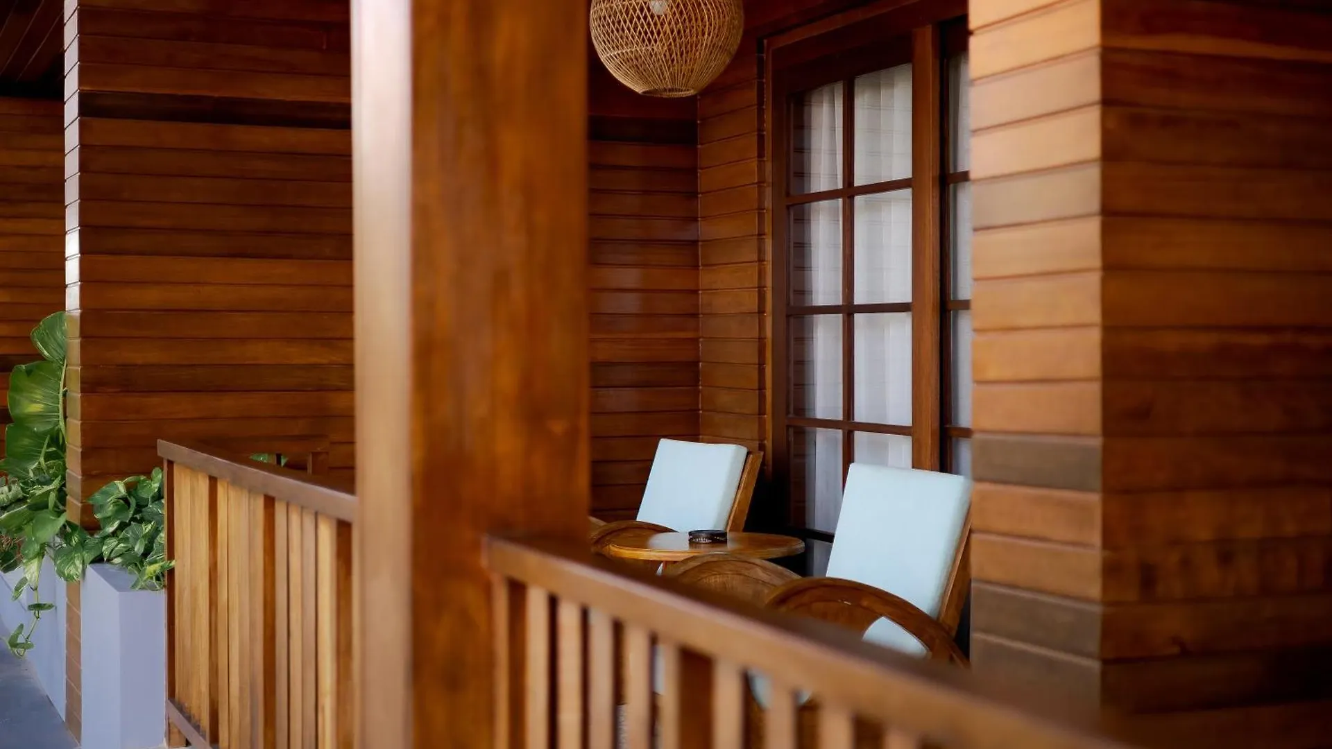Fourteen Roses Boutique Hotel, Kuta Legian Hotel