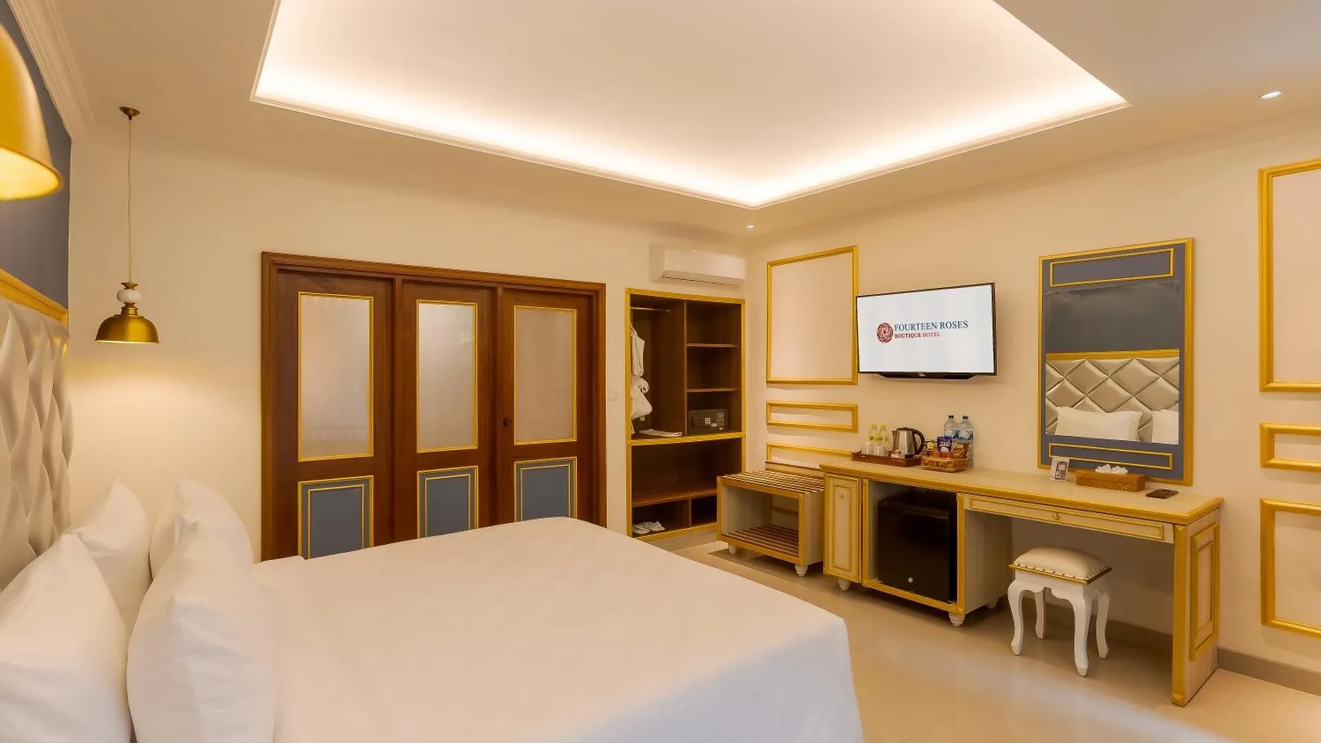 Fourteen Roses Boutique Hotel, Kuta Legian Hotel