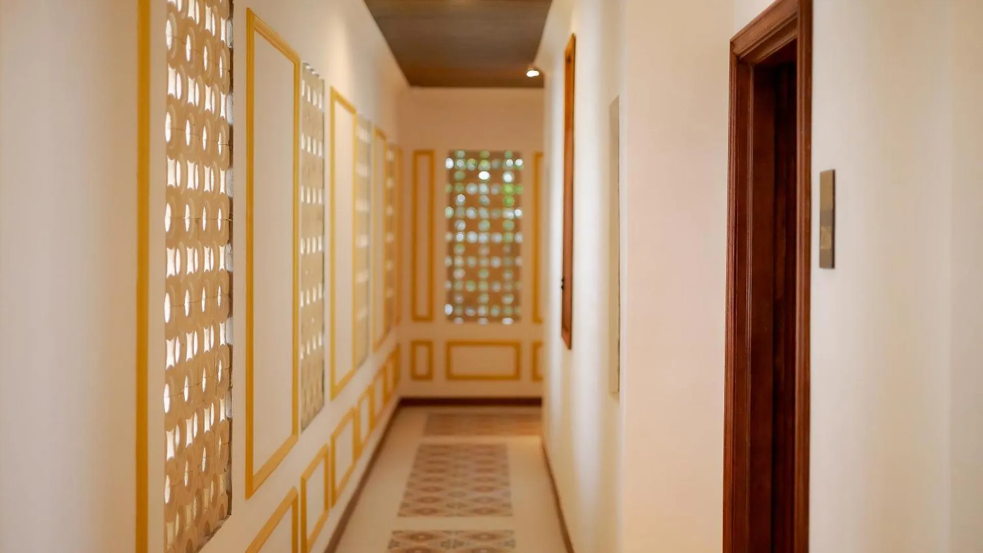 Hotel Fourteen Roses Boutique Hotel, Kuta Legian