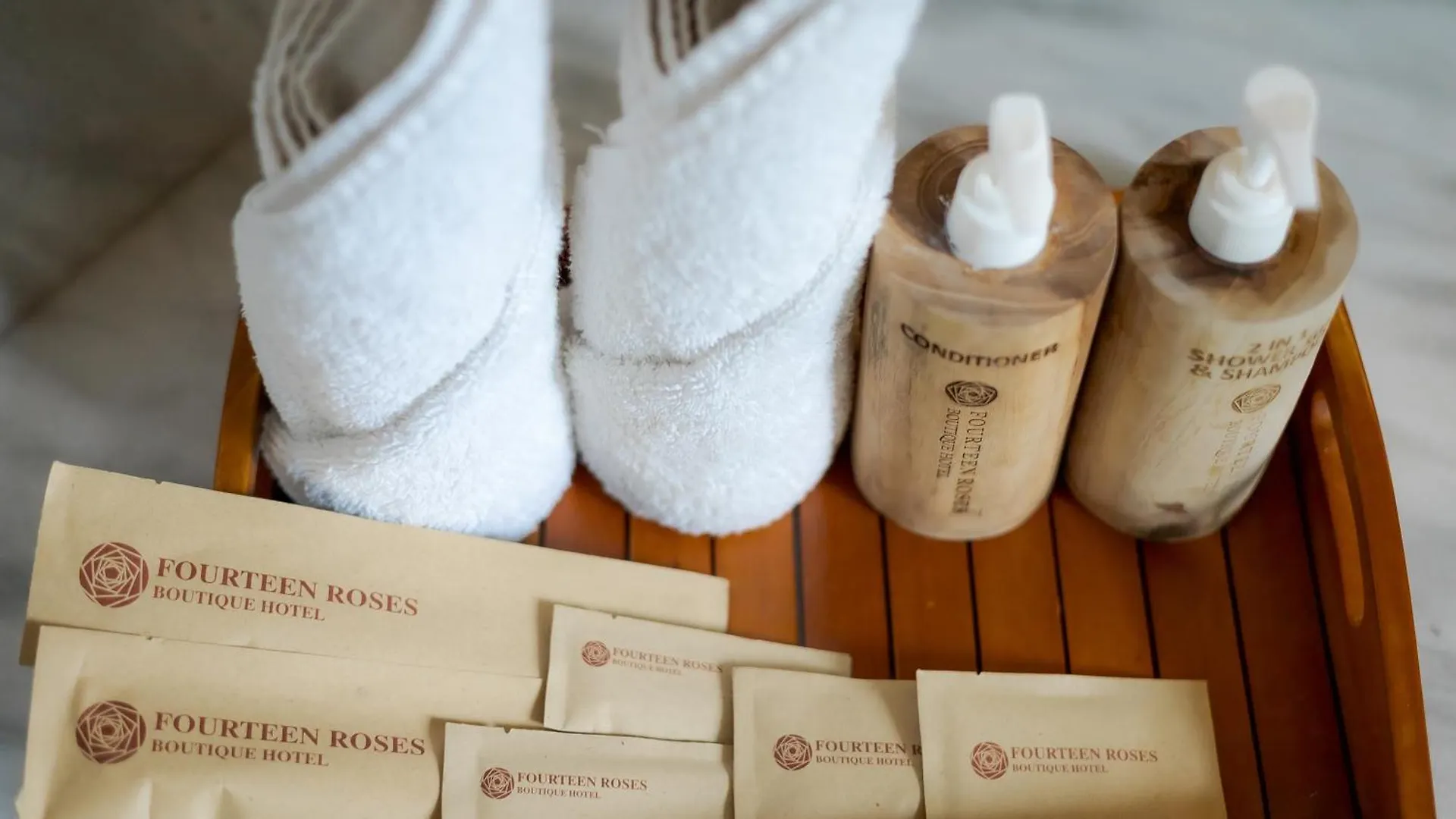 Fourteen Roses Boutique Hotel, Kuta Legian 4*,  Indonesia