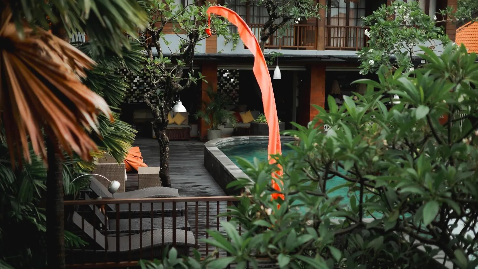 Fourteen Roses Boutique Hotel, Kuta Legian Hotel